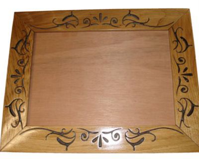 Marco para fotos grabado en madera