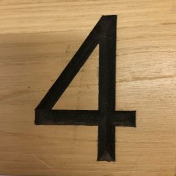 Números grabados en madera