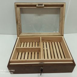 Caja humidificadora para puros