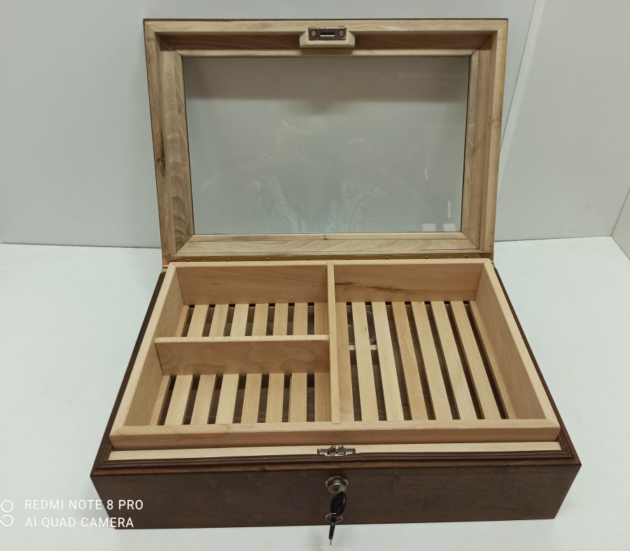 Caja humidificadora para puros