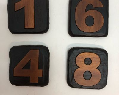 Números grabados en madera modelo rústico